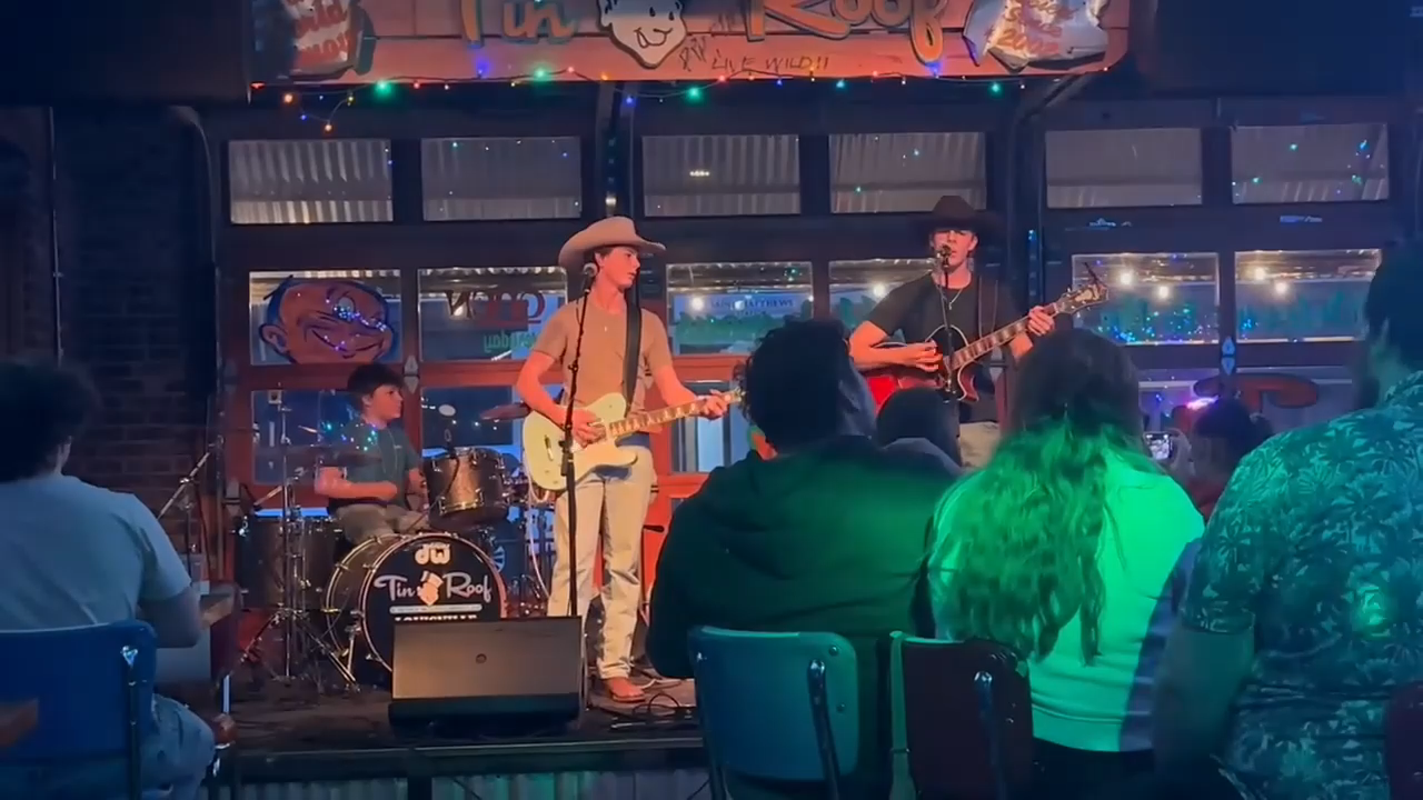 hwy22-at-tin-roof HWY 22 band playing at the Tin Roof in Louisville KY